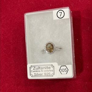 925 Silver Ring with Color-Changing Zultanite Stone